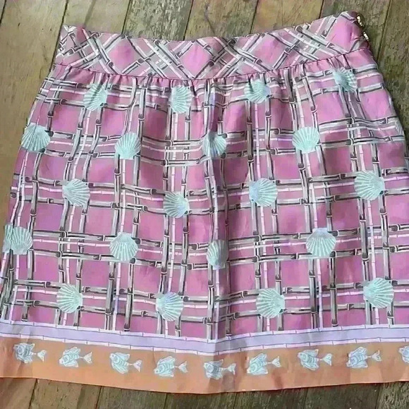Gorgeous vineyard vines  silk skirt size 6 silk and lined fish and shells - Picture 1 of 2